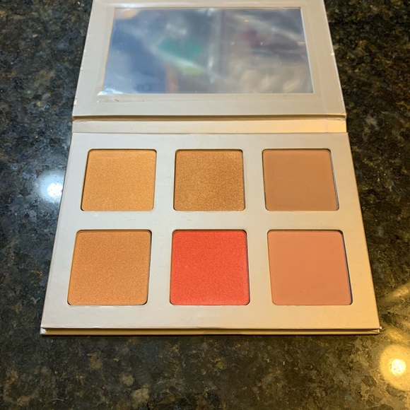 Sephora Other - FINAL PRICE - NEW Iconic London Blaze Chaser face palette